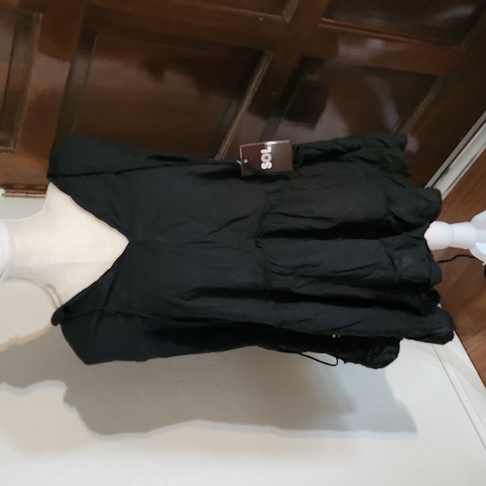 Sol Black top